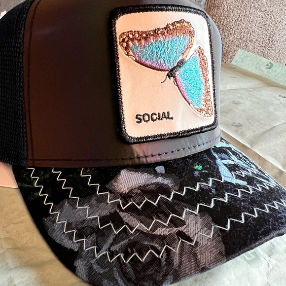 Goorin Bros Trucker Hat Social Butterfly Animal Farm - Picture 3 of 6